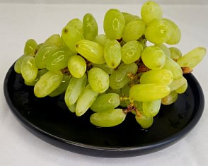 Зелёный сладкий виноград